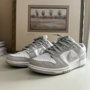 Nike Dunks - MAKE AN OFFER!